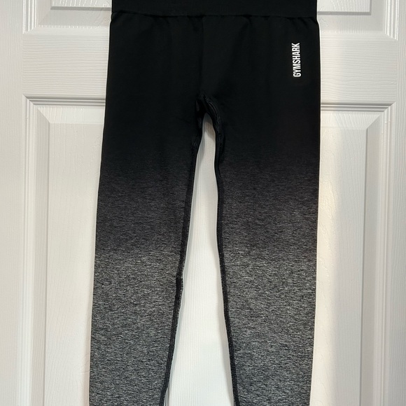 Gymshark ombré leggings. Size large. Like new! - Picture 2 of 9